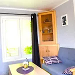 Le Mobil Du Bois Du Buc Hébergement de vacances *