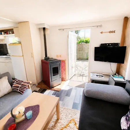 Holiday home Le Mobil Du Bois Du Buc Saint-Julien-de-la-Liegue
