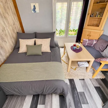 Holiday home Le Mobil Du Bois Du Buc *